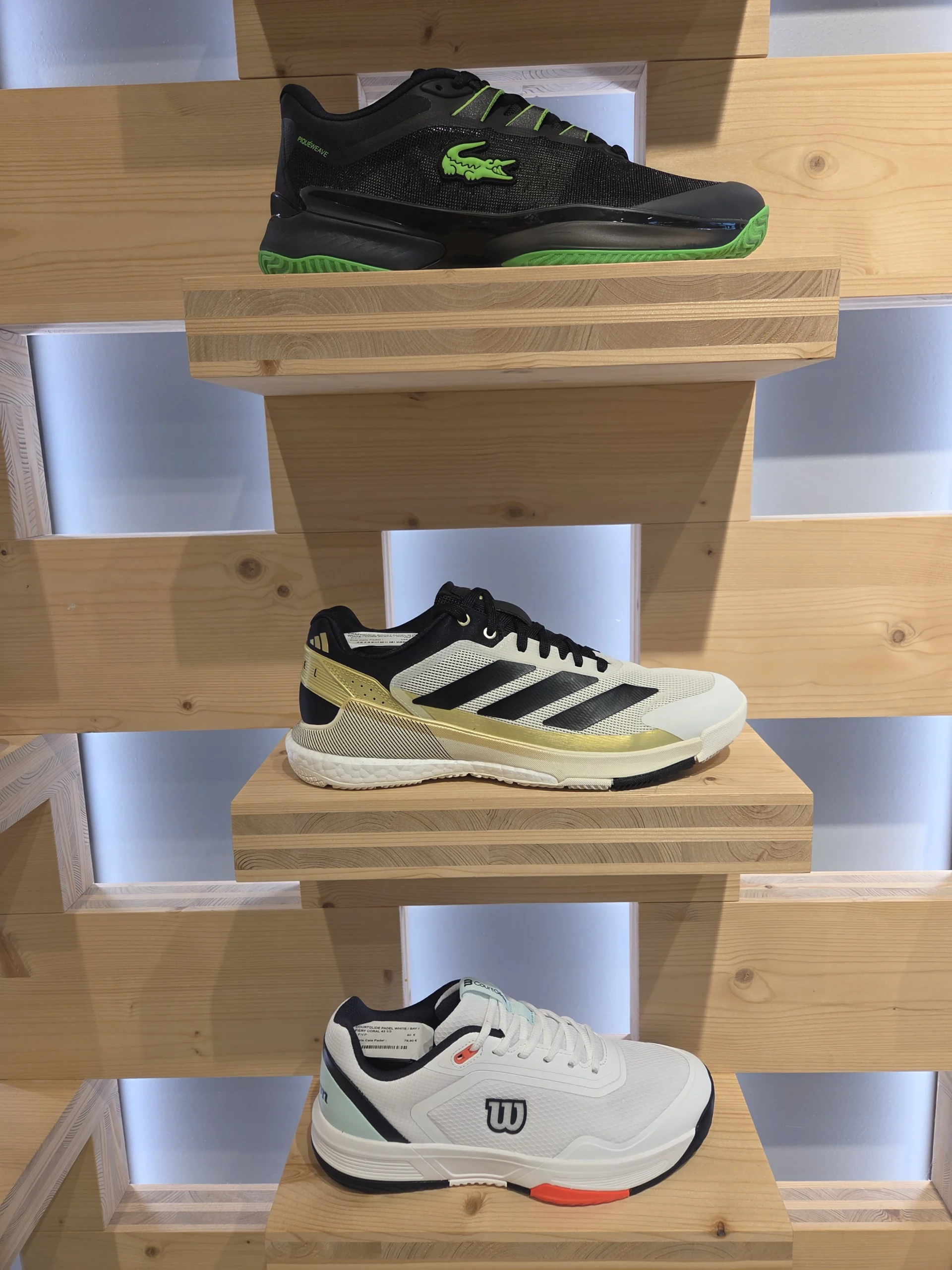 Chaussures de padel Lacoste, Adidas et Wilson en magasin